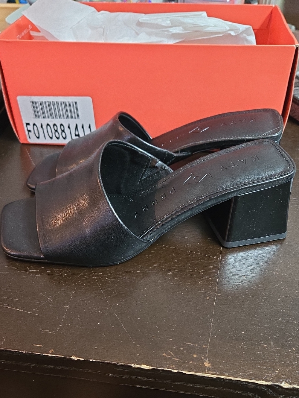 Katy Perry The Gemm Slide Black Sandle - 5.5 - NIB - Picture 2 of 6
